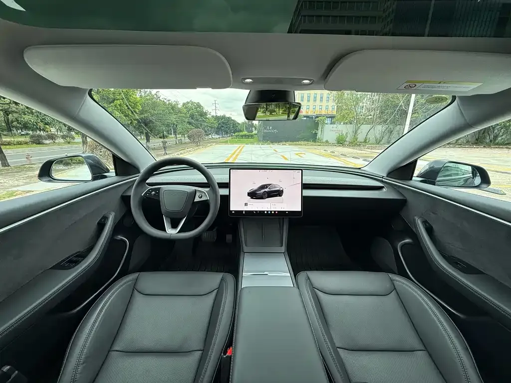 Tesla Model 3 — фото 10