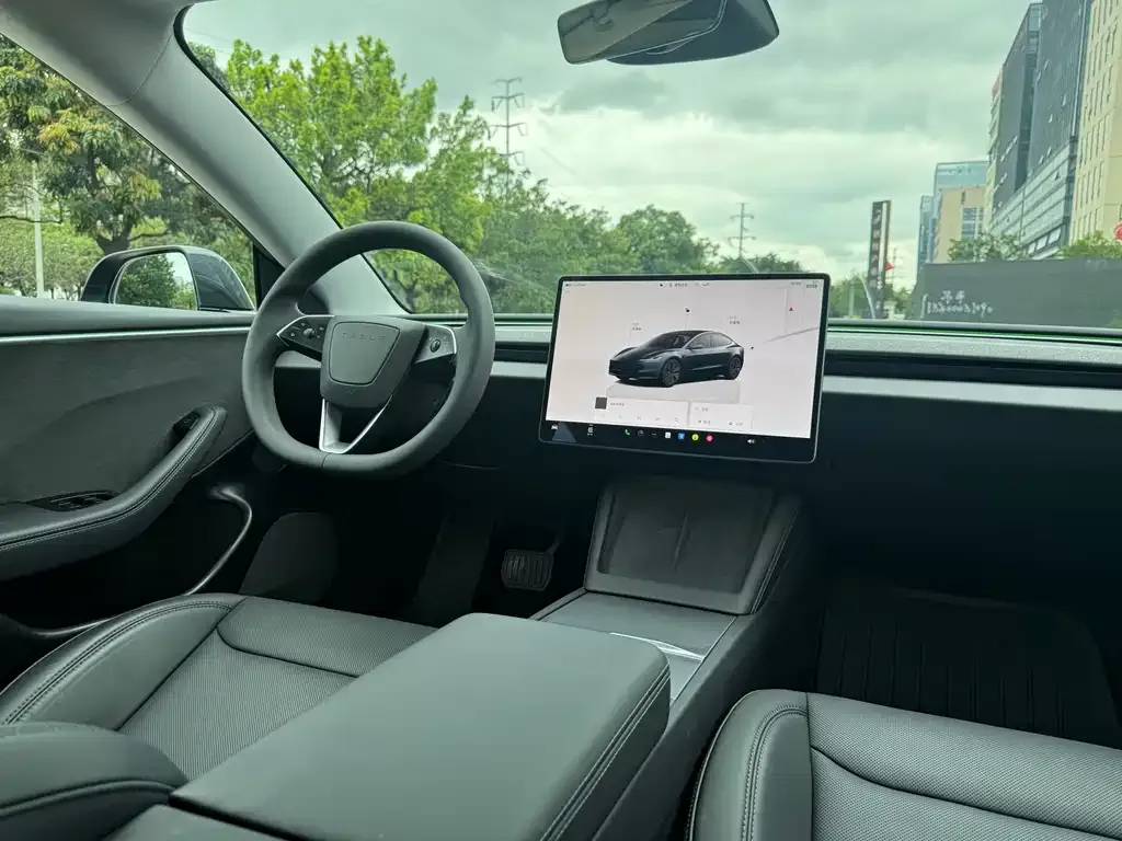 Tesla Model 3 — фото 4