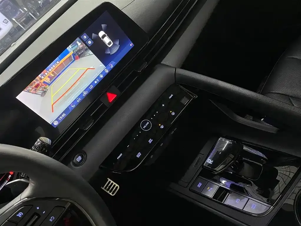 Hyundai Elantra — фото 4