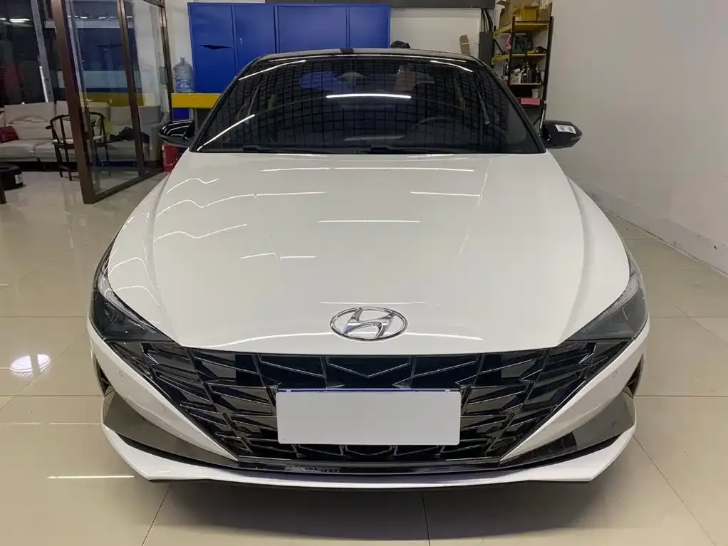 Hyundai Elantra — фото 10