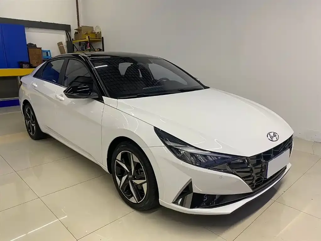 Hyundai Elantra — фото 2