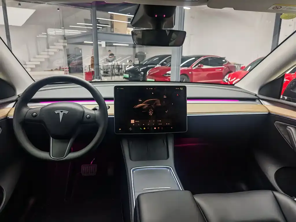Tesla Model Y — фото 4