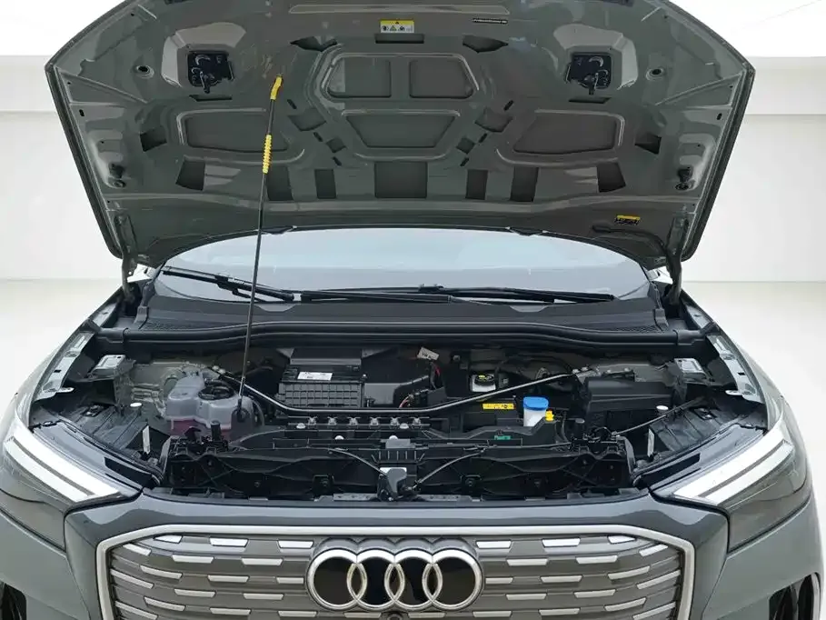 Audi Q4 e-tron — фото 10