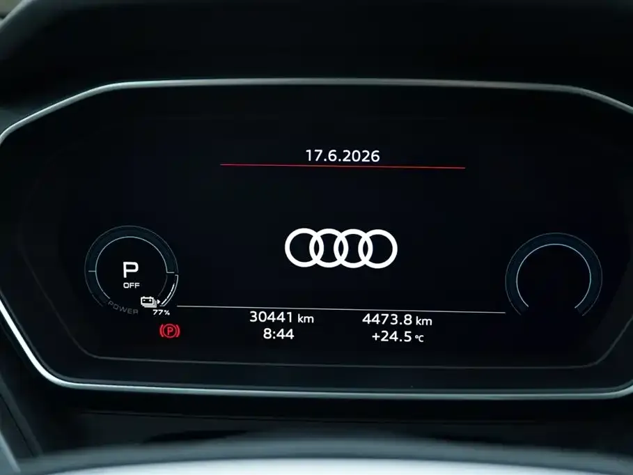 Audi Q4 e-tron — фото 2