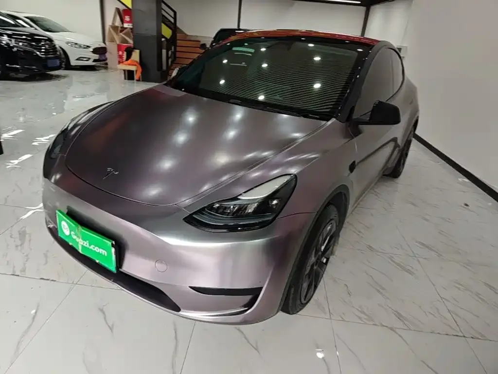Tesla Model Y — фото 1
