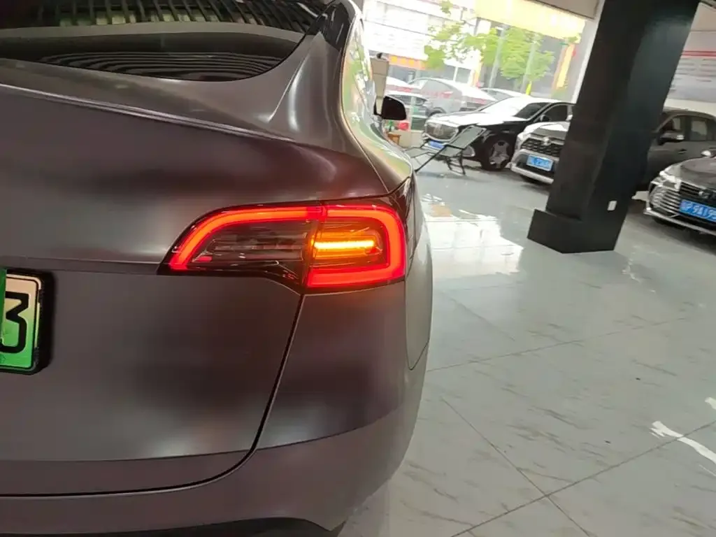 Tesla Model Y — фото 3