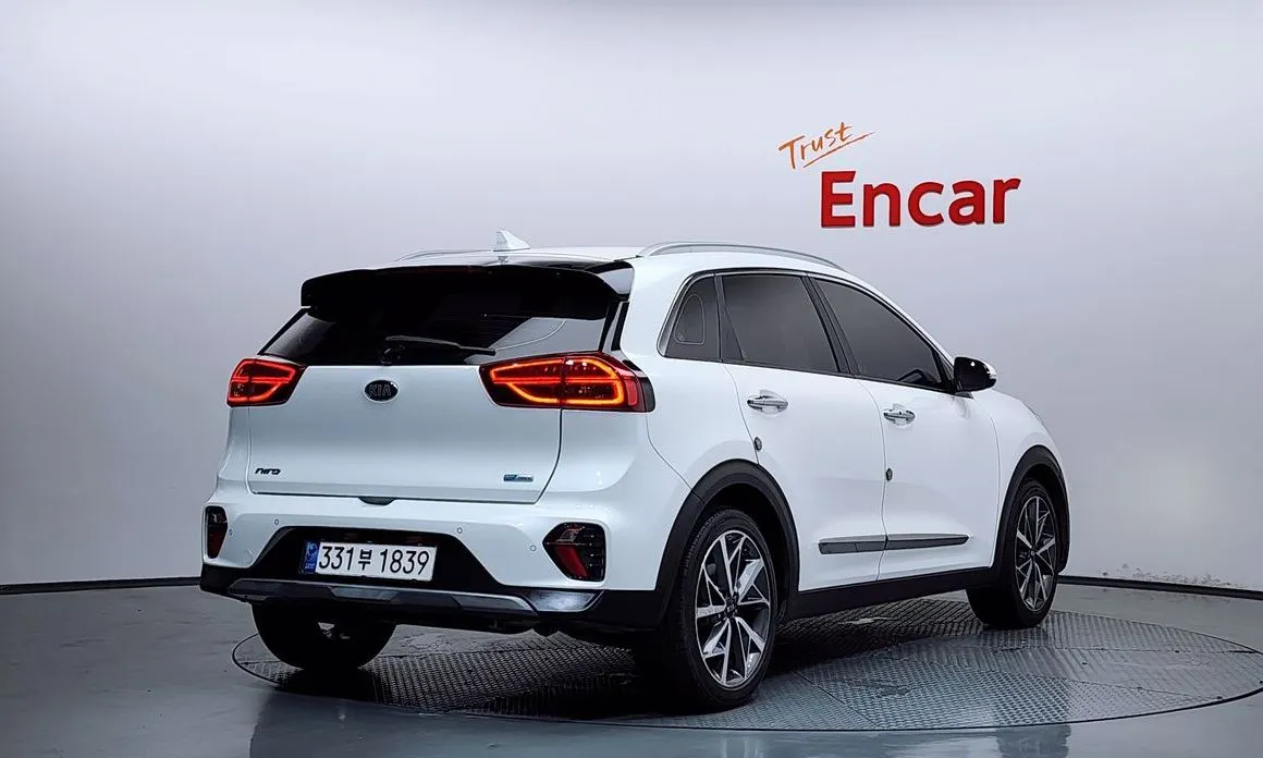 Kia Niro — фото 8