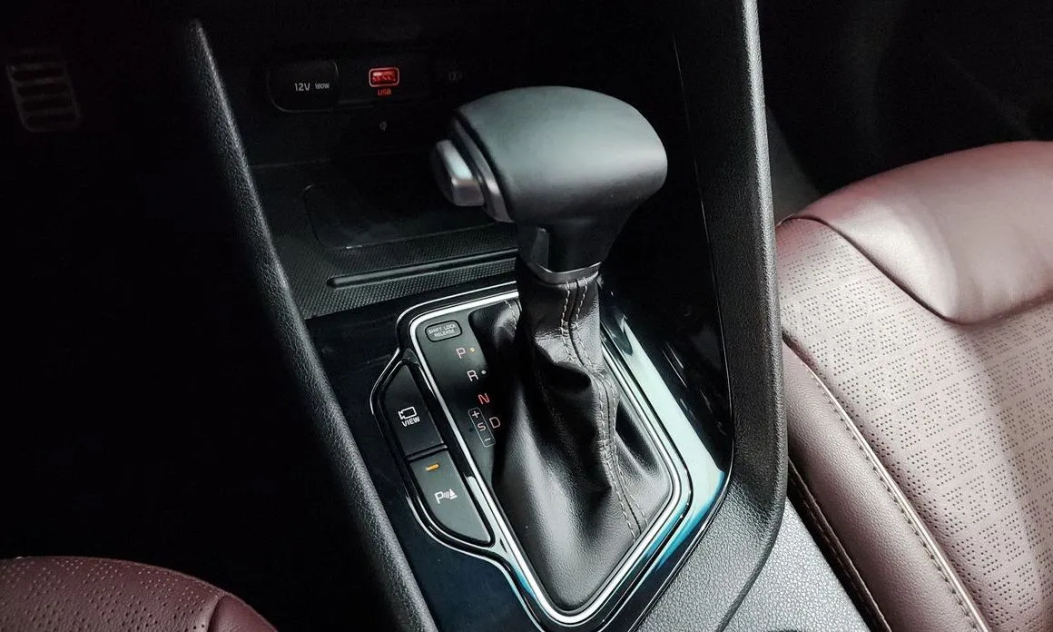 Kia Niro — фото 10