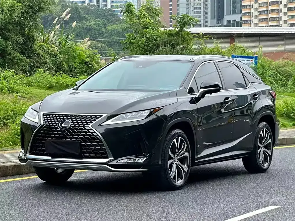 Lexus RX — фото 1