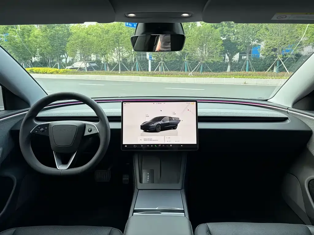 Tesla Model 3 — фото 2