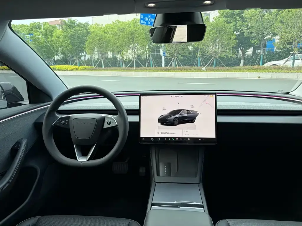 Tesla Model 3 — фото 3