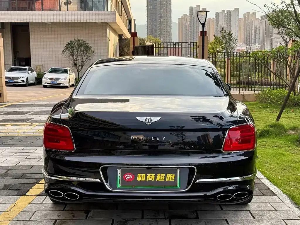 Bentley Flying Spur PHEV 2022 из CN, фото 3
