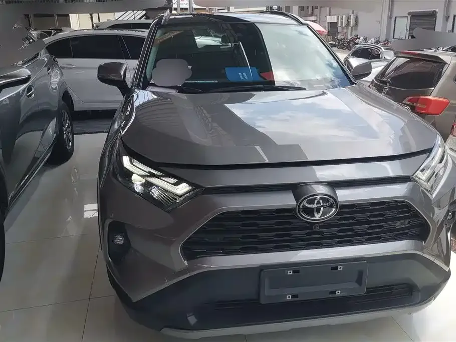 Toyota RAV4 — фото 10