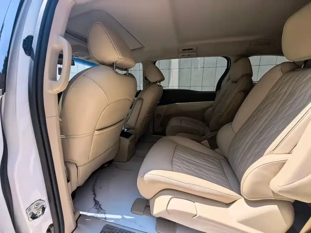 Buick GL8 2023 из CN, фото 2