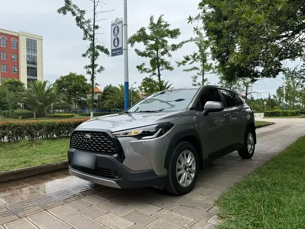 Toyota Corolla Cross — фото 1