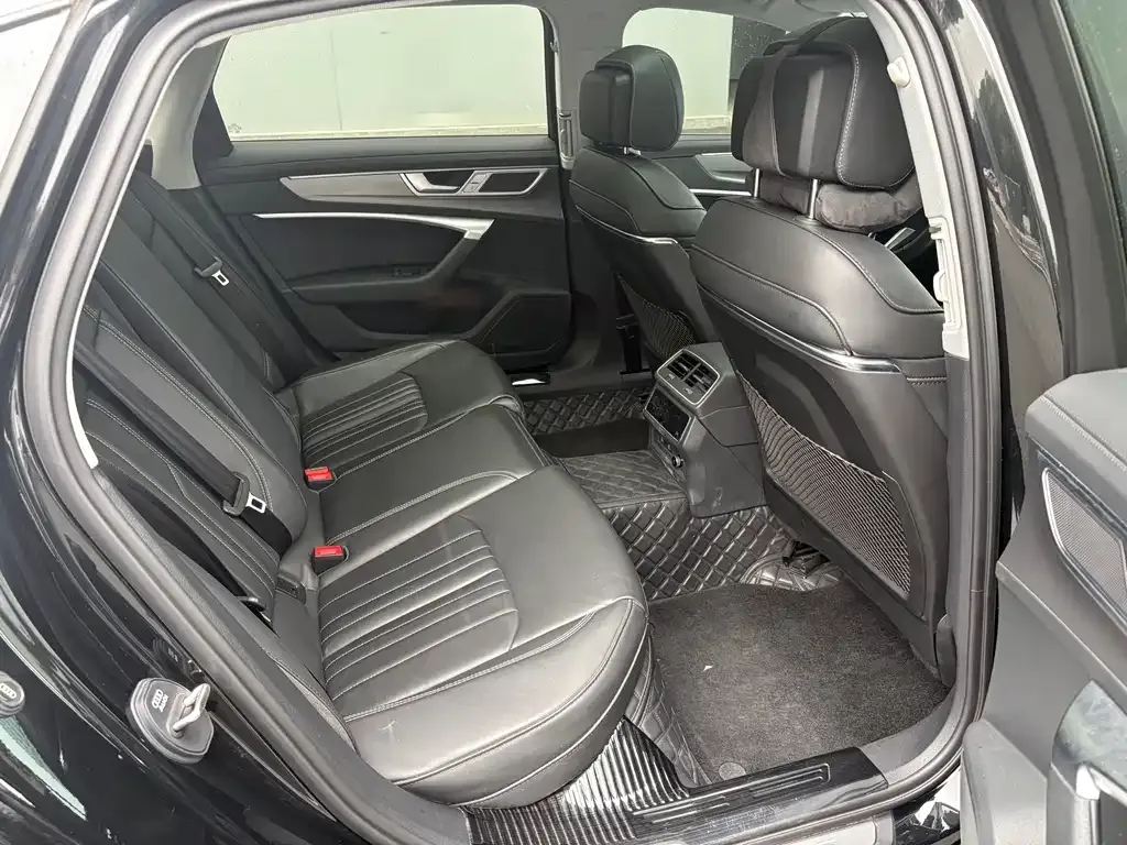Audi A6L 2025 из CN, фото 7