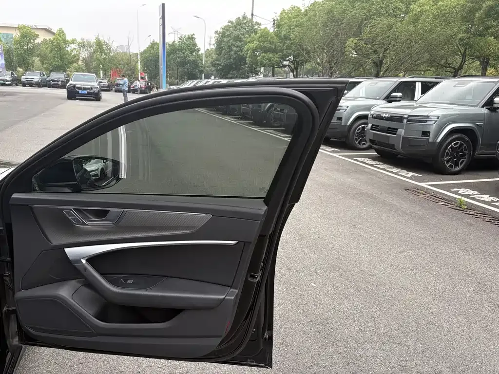 Audi A6L 2025 из CN, фото 6
