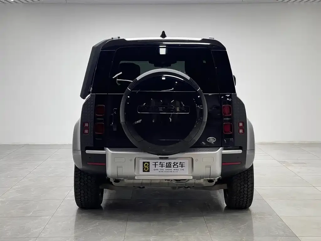 Land Rover Defender — фото 6