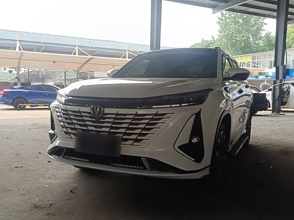 Changan CS75PLUS — фото 1