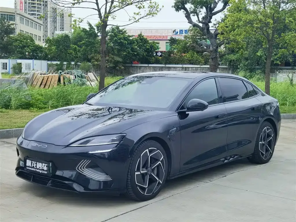 BYD Seal — фото 1
