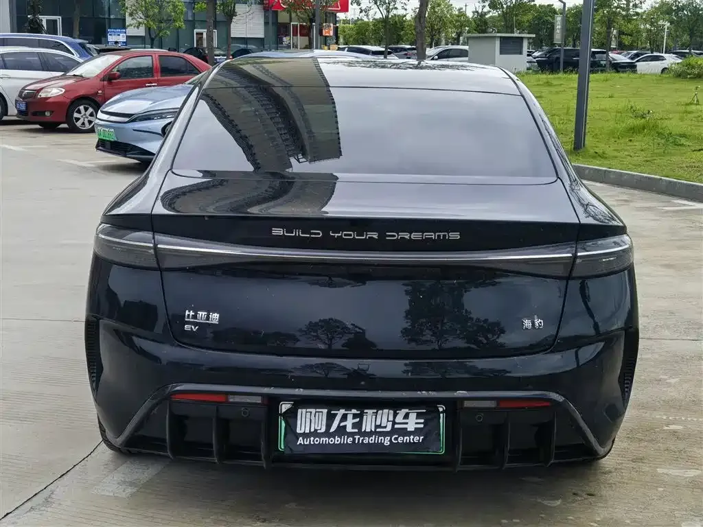 BYD Seal — фото 3