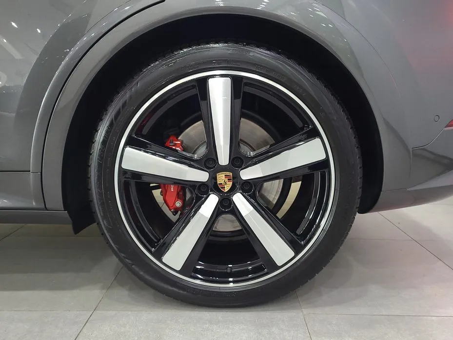 Porsche Cayenne 2025 из KR, фото 10