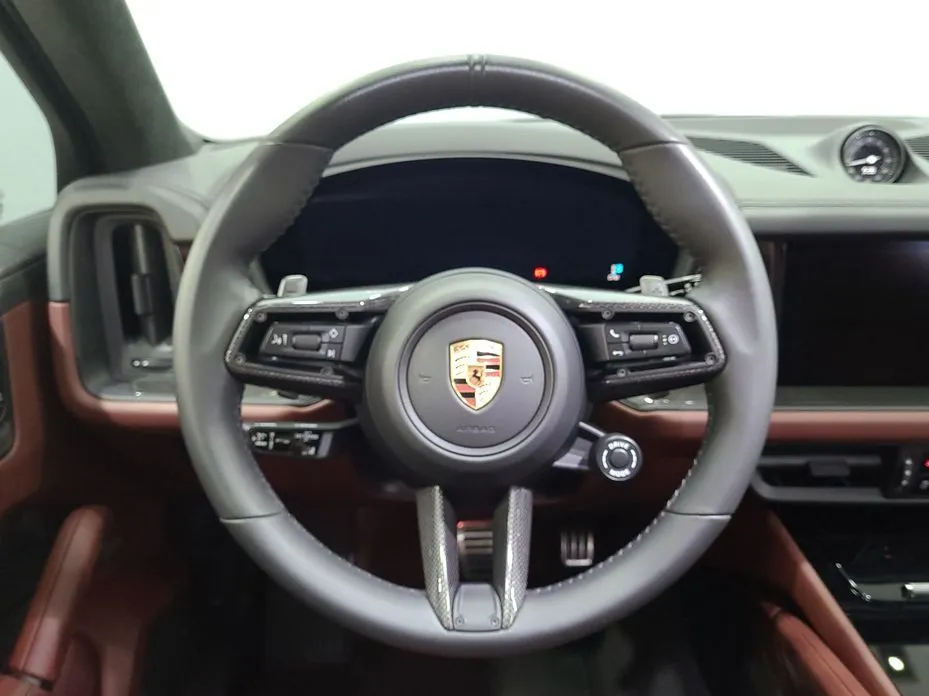 Porsche Cayenne 2025 из KR, фото 3