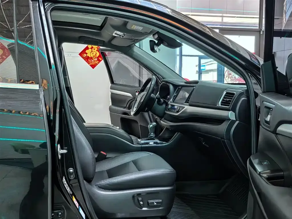 Toyota Highlander — фото 2