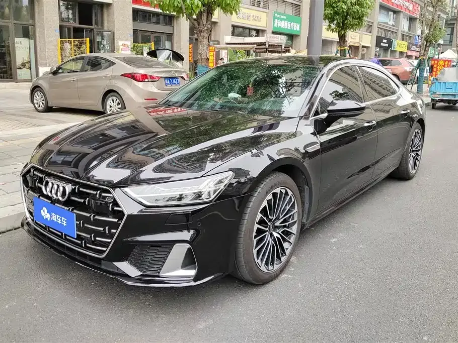 Audi A7L — фото 1