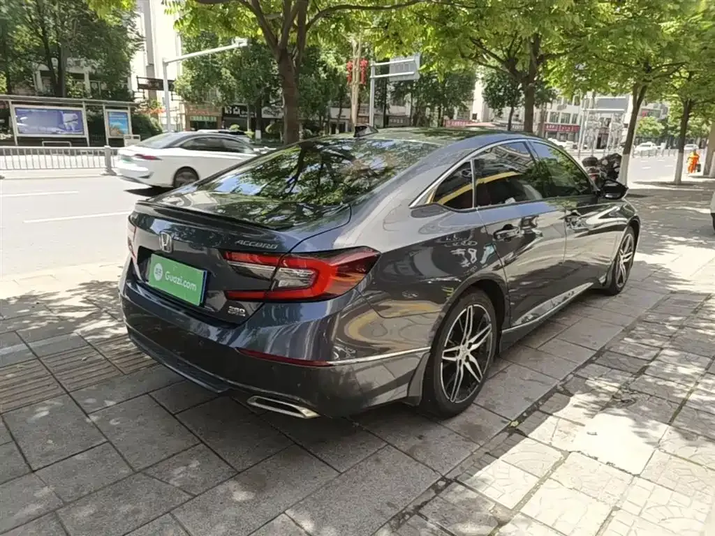 Honda Accord — фото 10