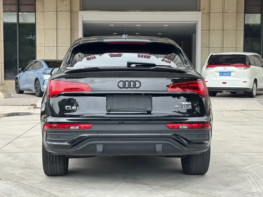 Audi Q5L Sportback 2022 из CN, фото 3