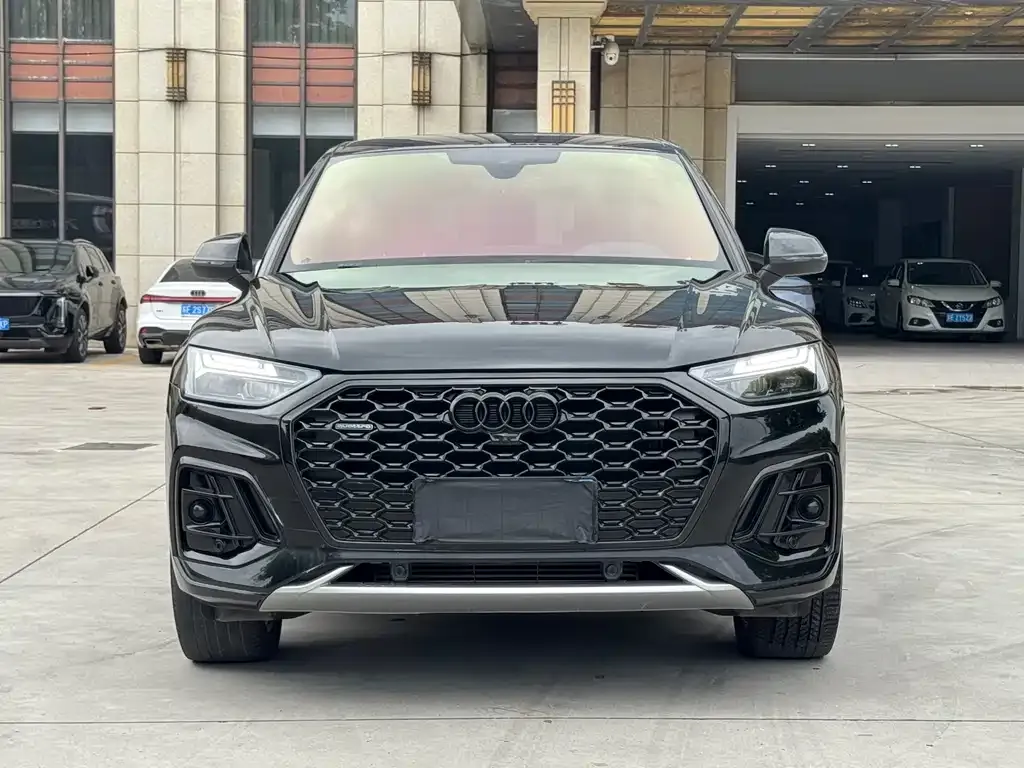 Audi Q5L Sportback 2022 из CN, фото 2