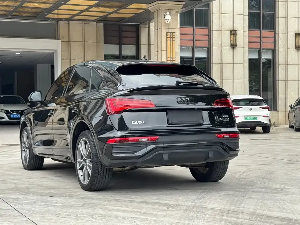 Audi Q5L Sportback 2022 из CN, фото 8