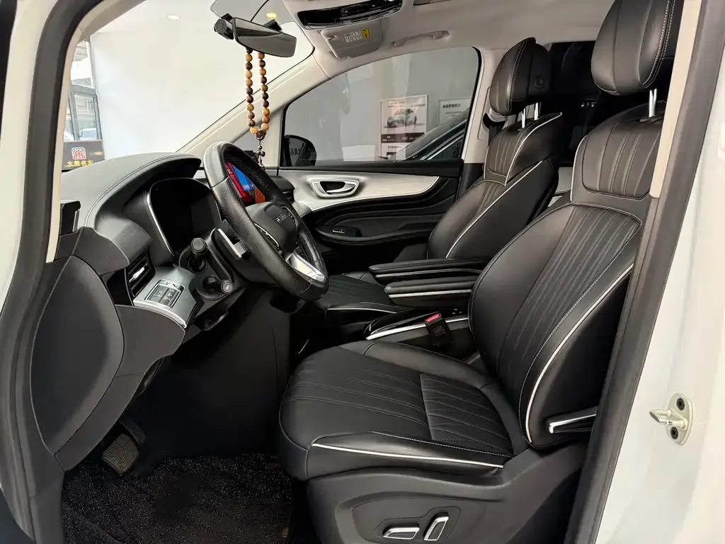 Roewe iMAX8 — фото 3