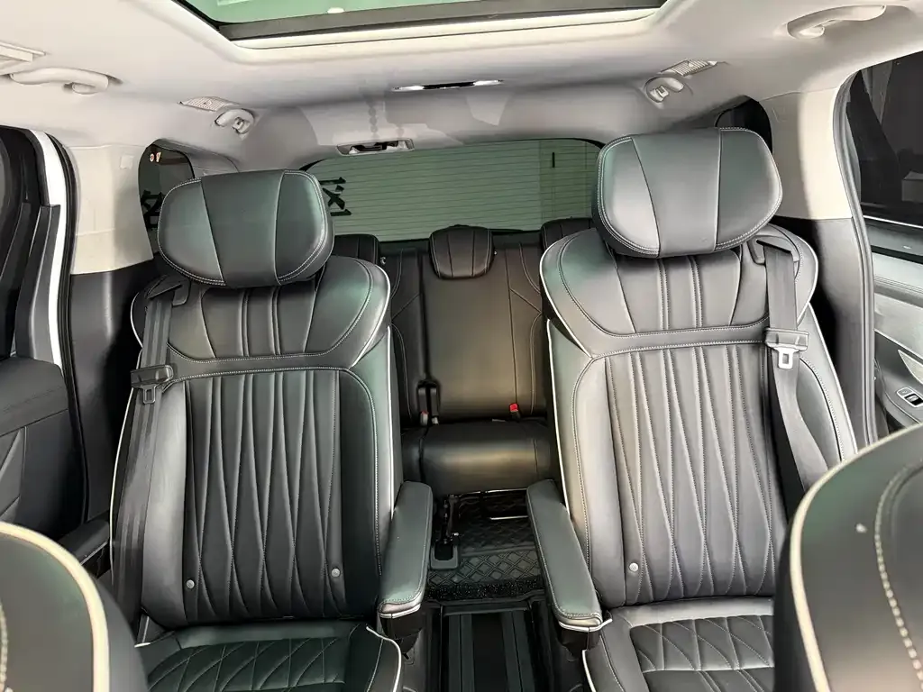 Roewe iMAX8 — фото 9