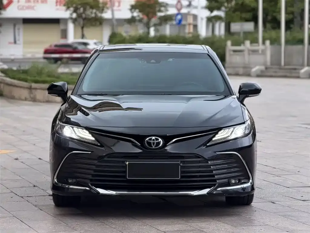 Toyota Camry — фото 5