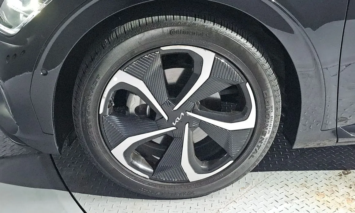 Kia EV6 — фото 6