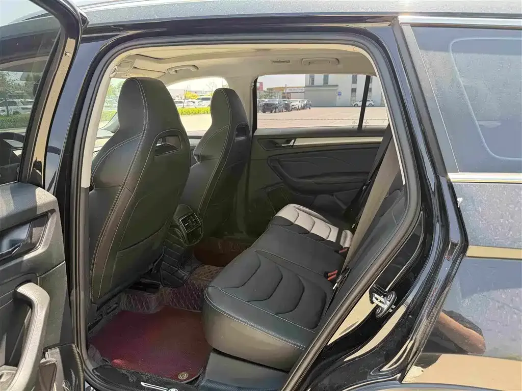 Skoda Kodiaq 2023 из CN, фото 8
