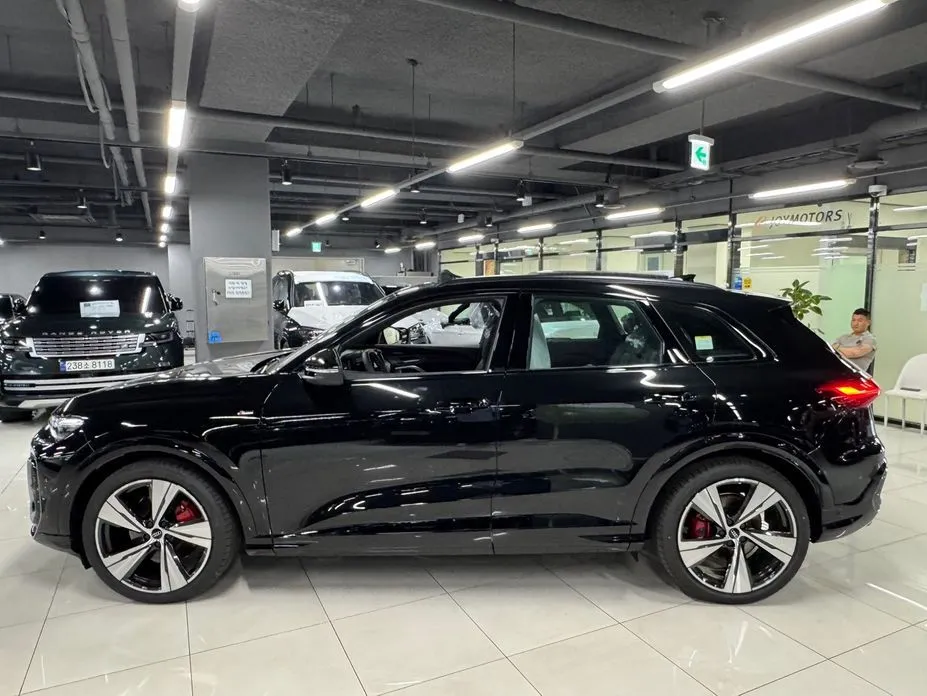 Audi Q5 2025 из KR, фото 10