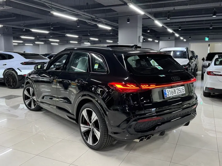 Audi Q5 2025 из KR, фото 8
