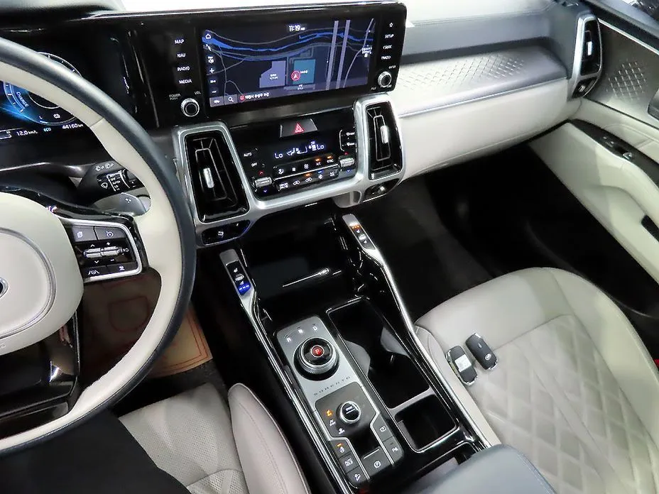 Kia Sorento — фото 10