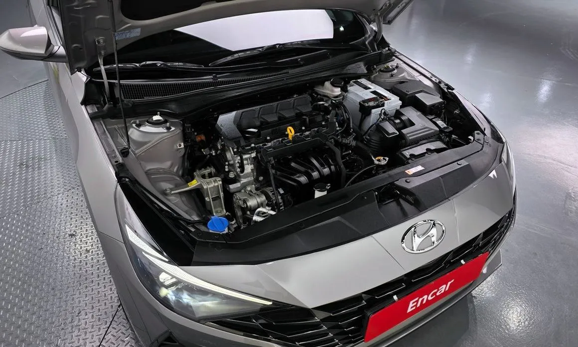 Hyundai AVANTE 2023 из KR, фото 2