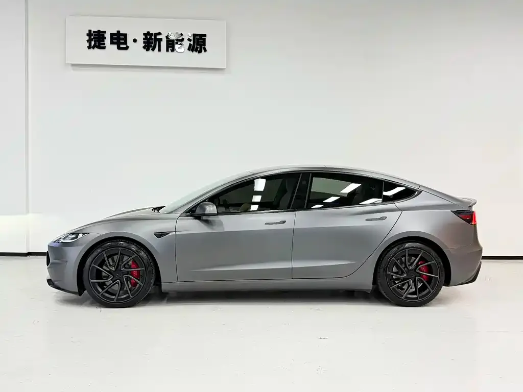 Tesla Model 3 — фото 2