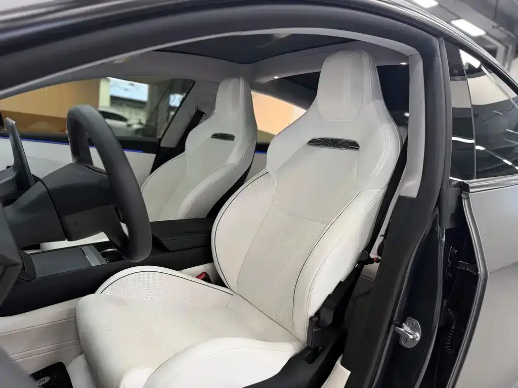 Tesla Model 3 — фото 10
