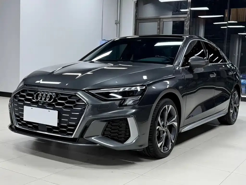Audi A3 — фото 1