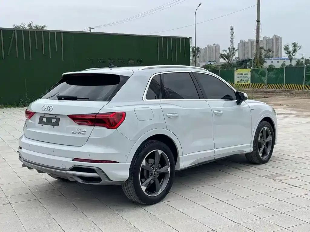 Audi Q3 — фото 4