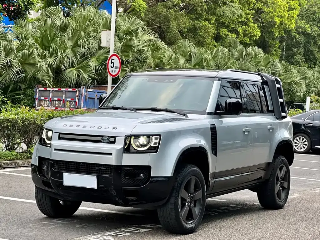 Land Rover Defender — фото 1