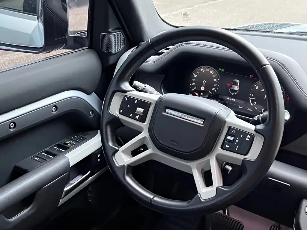 Land Rover Defender — фото 9
