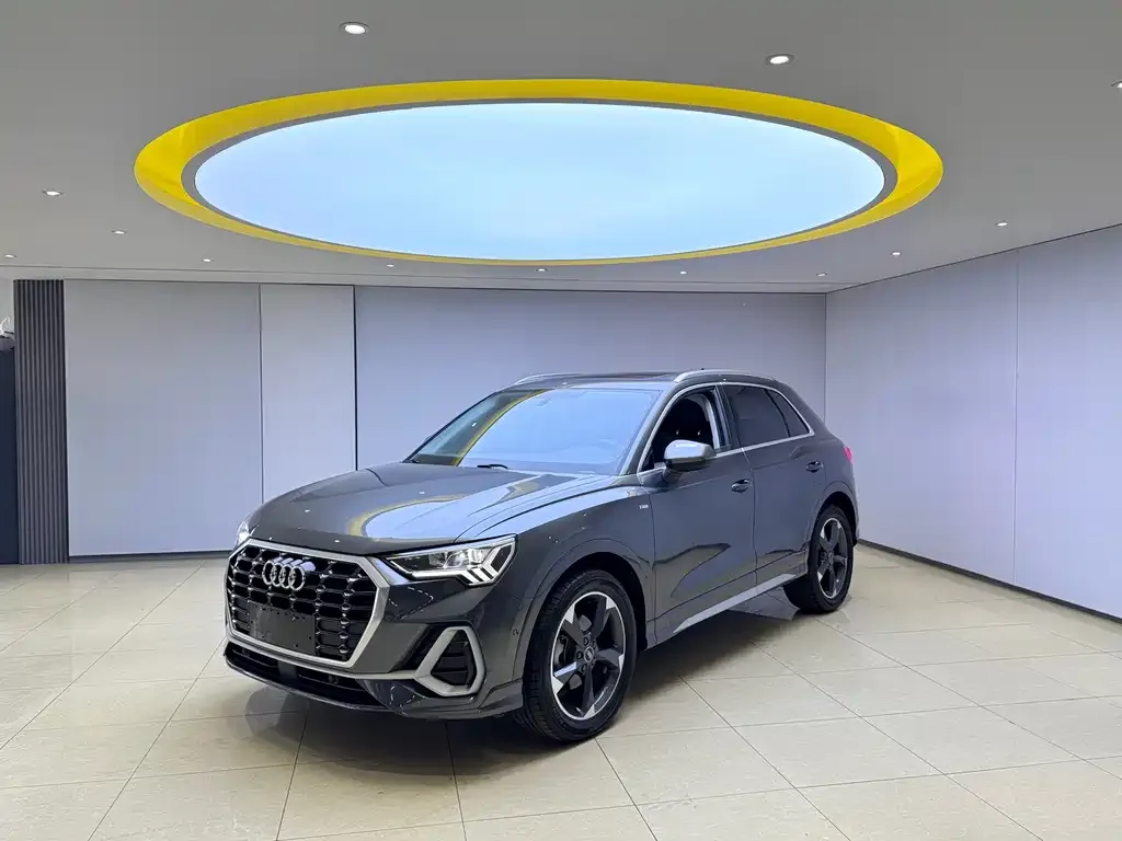Audi Q3 — фото 1