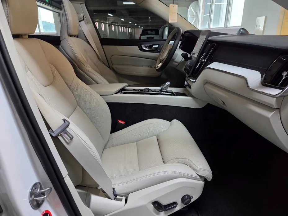 Volvo XC60 2026 из KR, фото 3